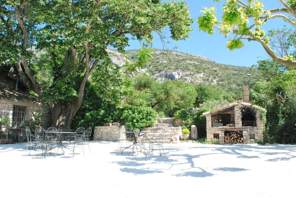 Bastide De La Lezardiere 퐁텐드보클루세 외부 사진